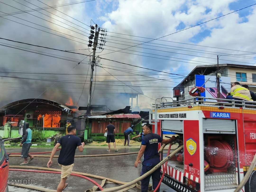 Tiga Rumah